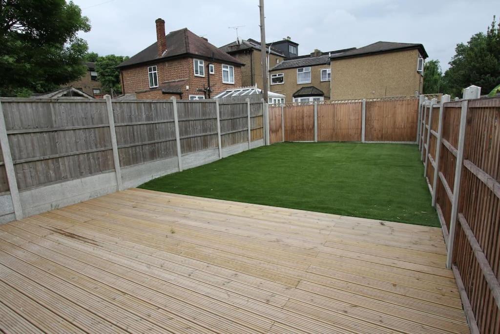 Lovely One Bed Apartment-Near All Transport-Village-FreeParking - Housity