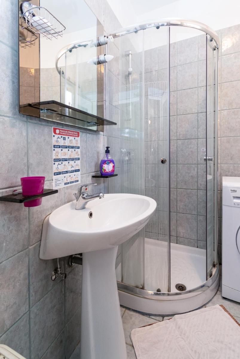 Apartments with a swimming pool Opatija - Pobri, Opatija - 16390 - Housity
