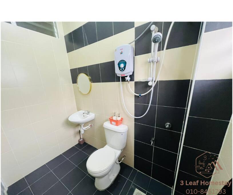 KULAI Desa Baiduri Double Storey House - Housity