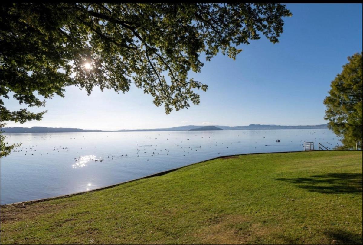 Suitetrails - Lakeside & Tennis Court Paradise