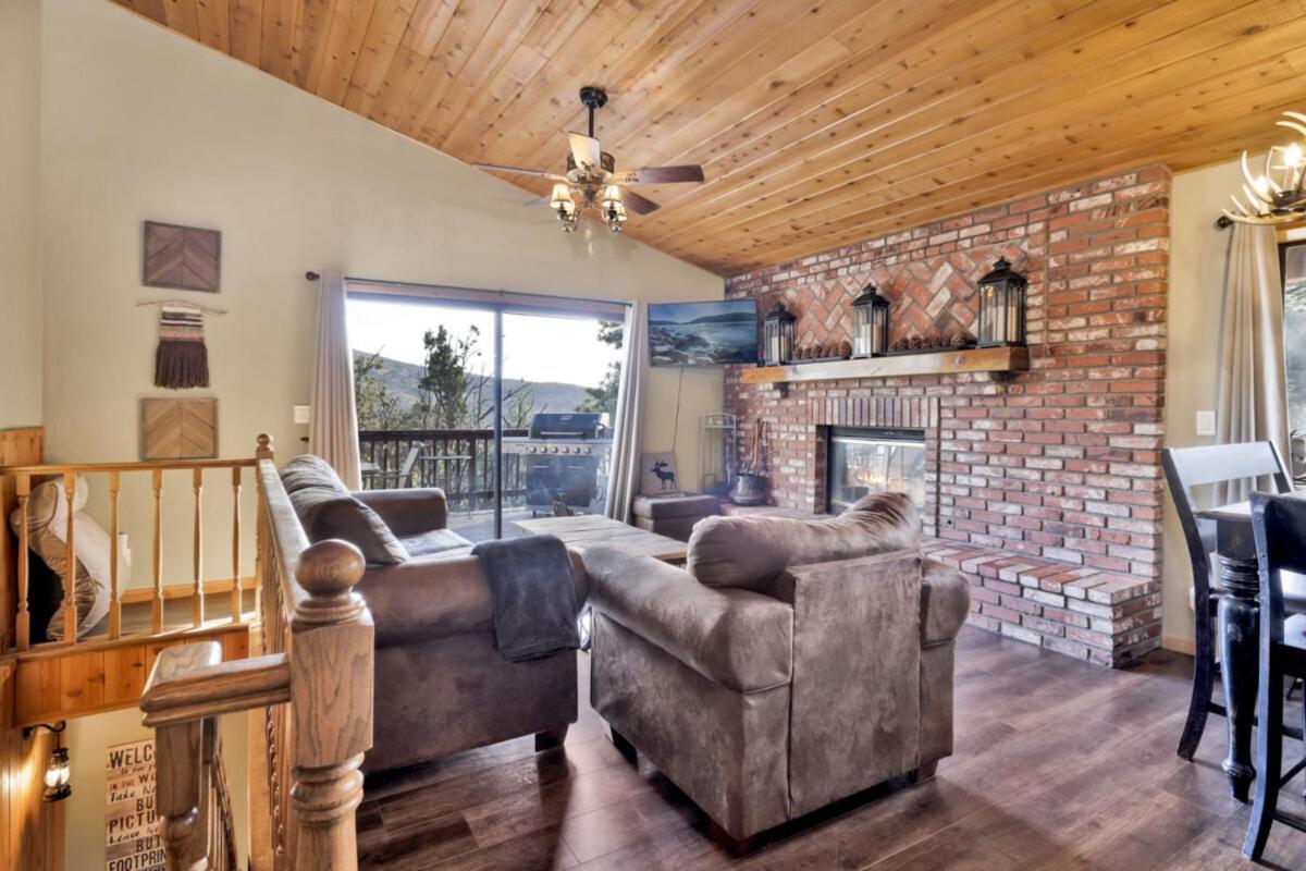 Lazy Llama Lodge #2150 by Big Bear Vacations - Housity