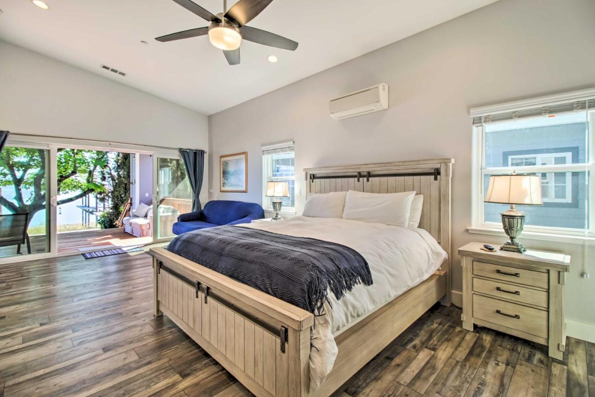 Spacious Lakeport House on Clear Lake with Dock - Housity