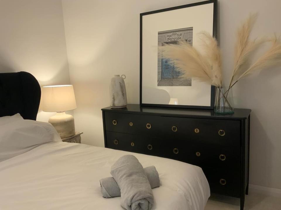 Three Acorns Court - Housity
