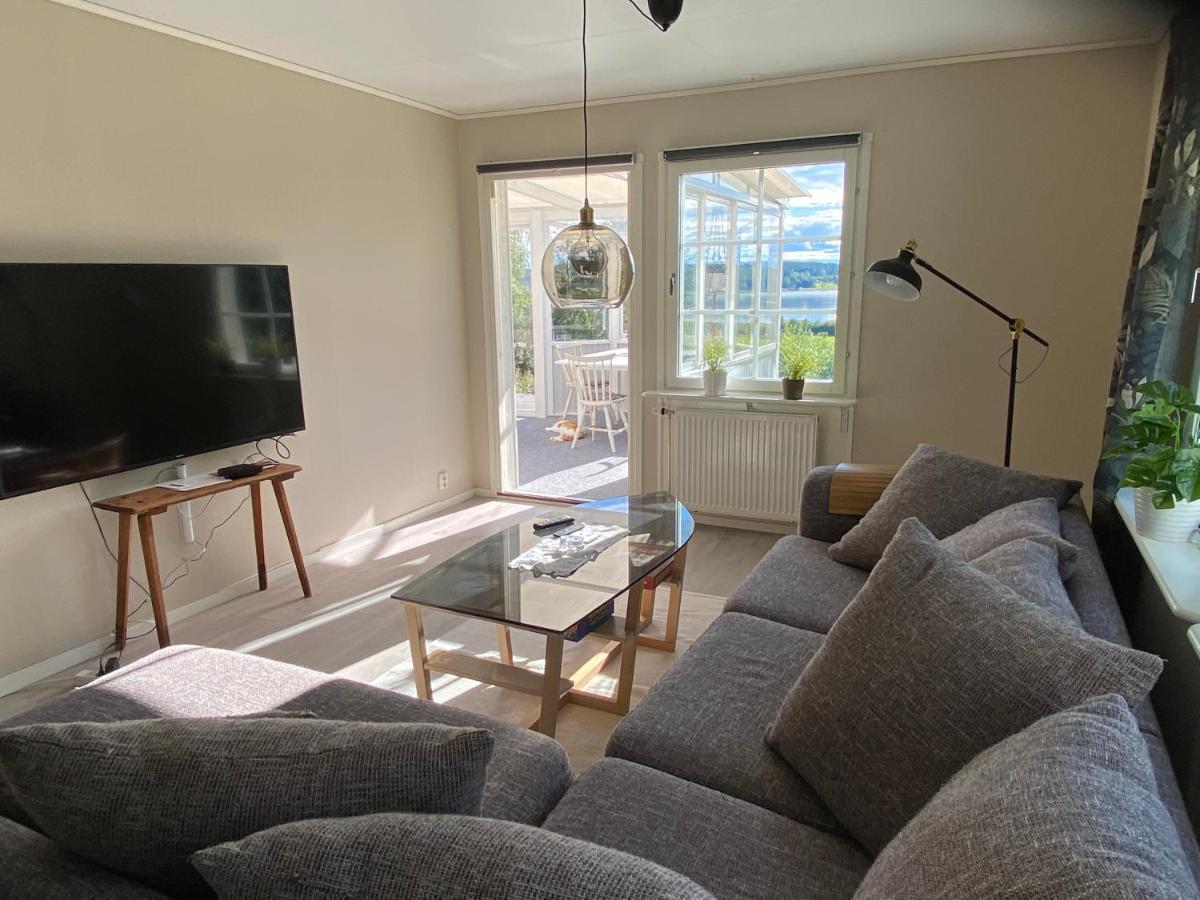 Villa med sjöutsikt - Housity
