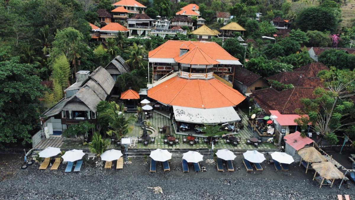 Amed Cafe & Hotel Kebun Wayan - Housity