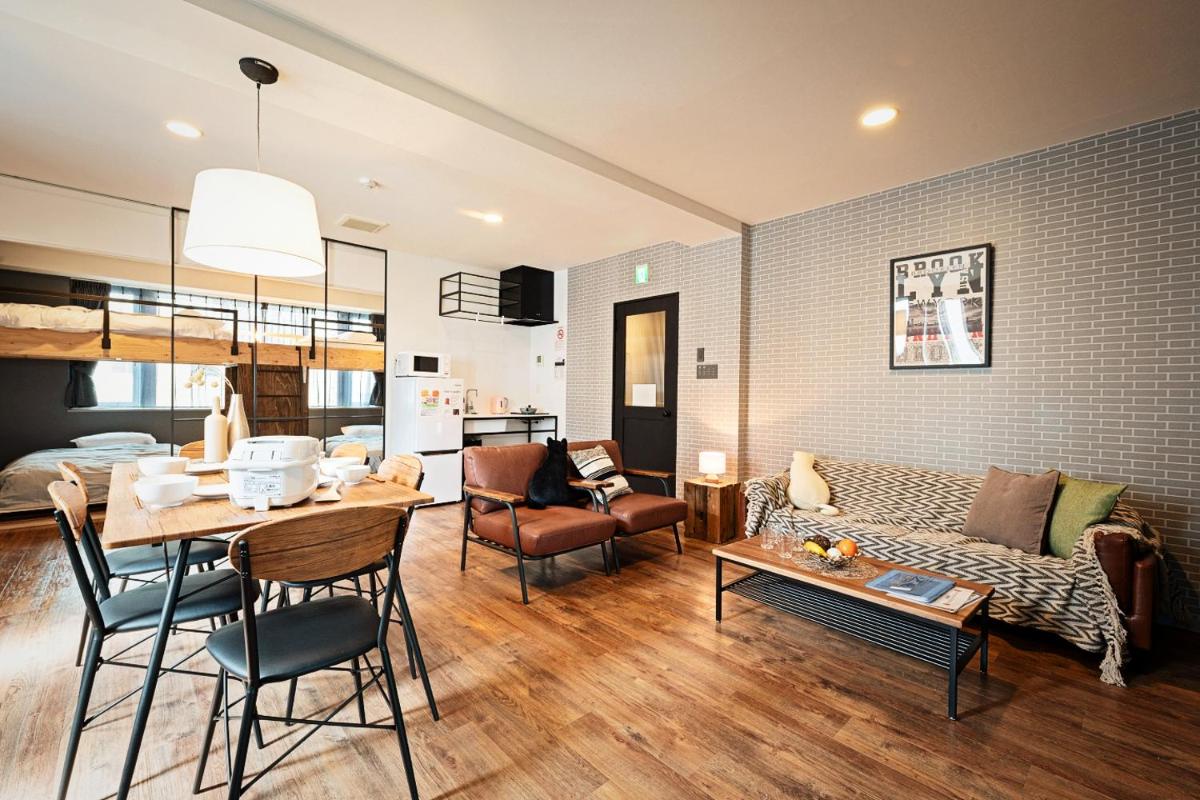 ONE LIVING IN - Housity