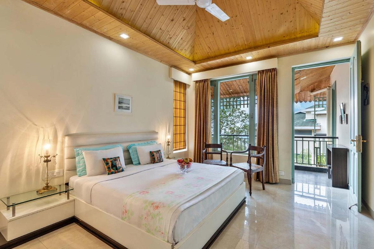 StayVista at Panorama Estate with cosy seating - Housity
