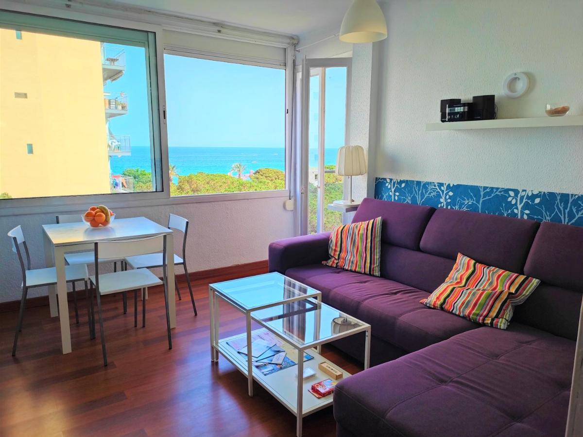 Beachfront Apartment ✓WiFi ✓Pool ✓SUP ✓Home Office - Housity