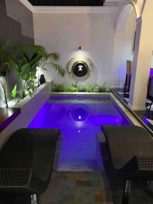 Amazing Bungalow with private pool in Angeles city - Housity