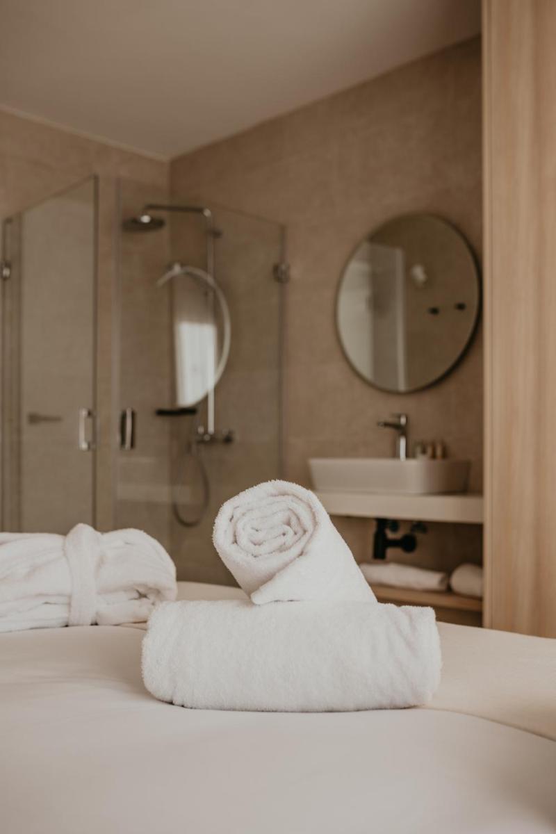 Un baño de Portomar Apartments - 4-Star Superior Hotel