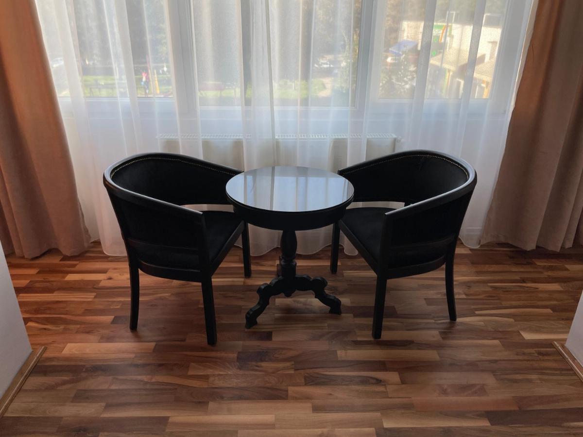M & I Apartment 3 - Housity