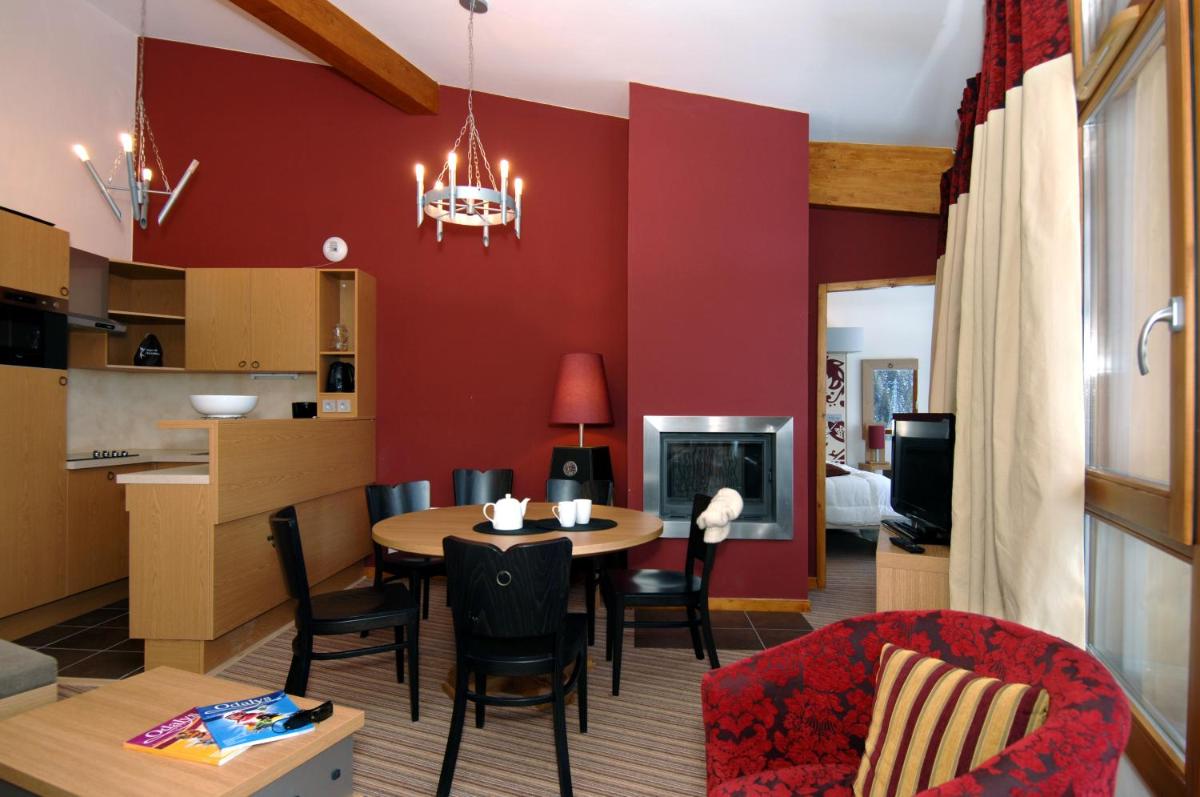 Cuisine ou kitchenette dans l'établissement Résidence Prestige Odalys Edenarc