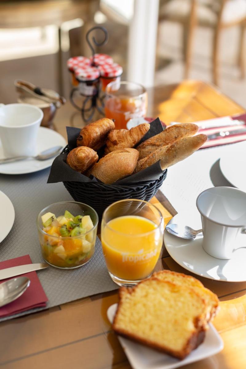 Nourriture dans l'hôtel ou à proximité