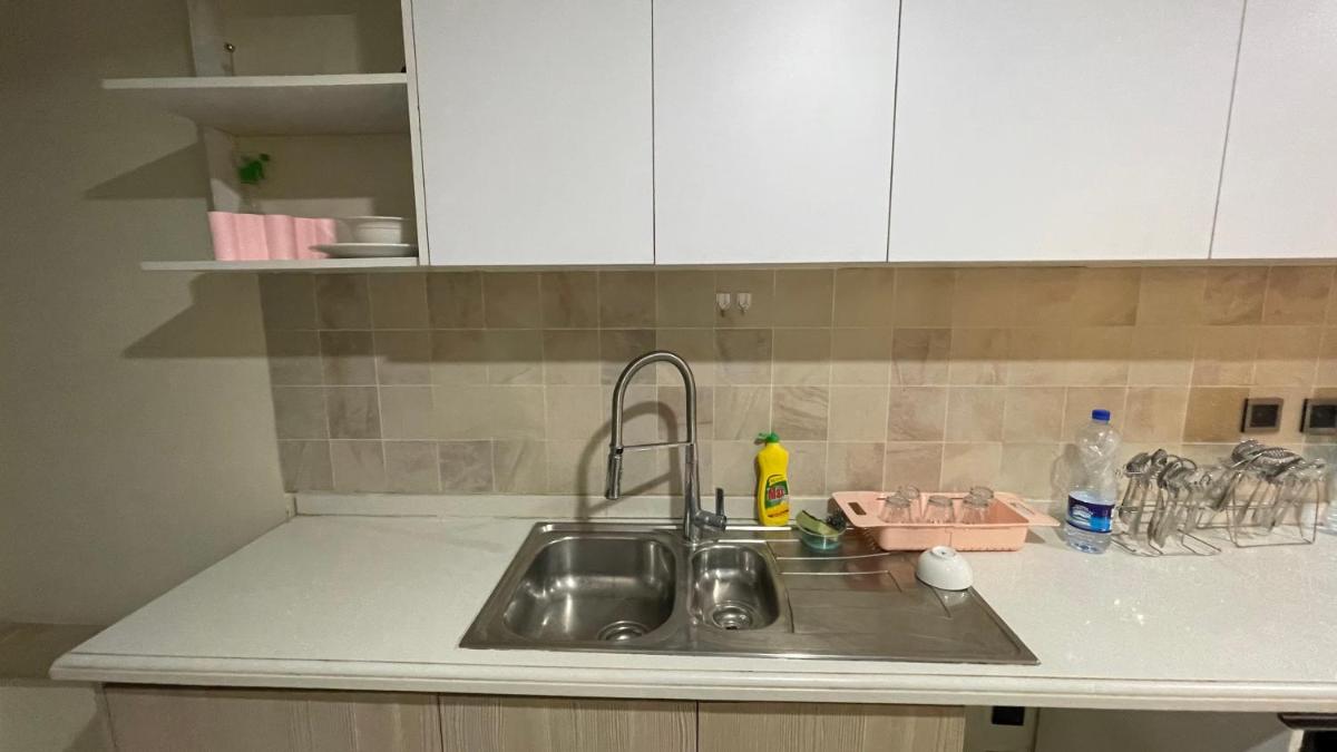 Suitetrails - Luxury Apartment with City Skyline View