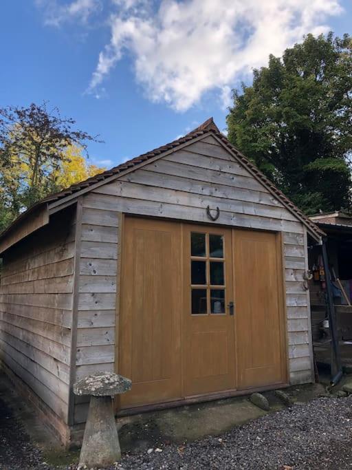 Cosy 1 bedroom country lodge with free parking - Housity