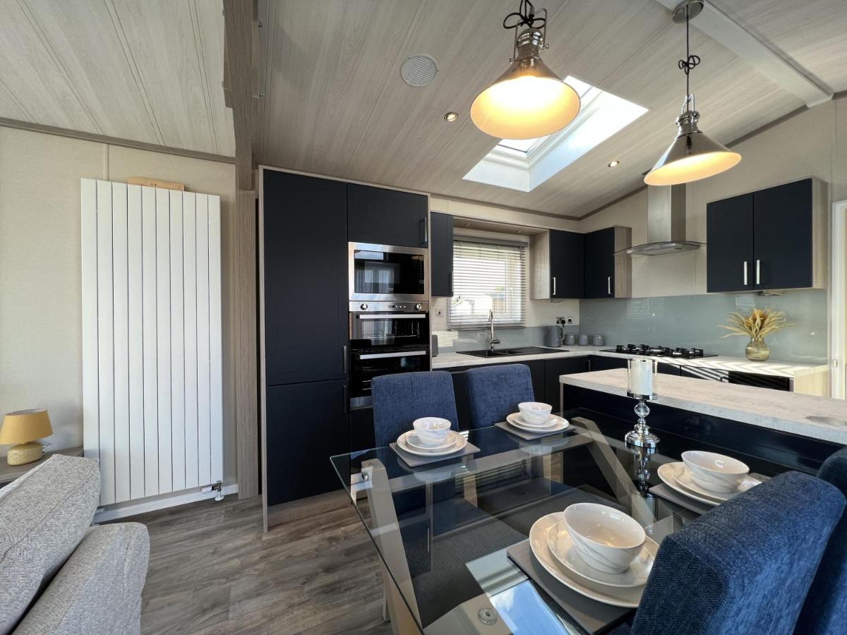 Stewarts Resort Lodge 49 - Housity