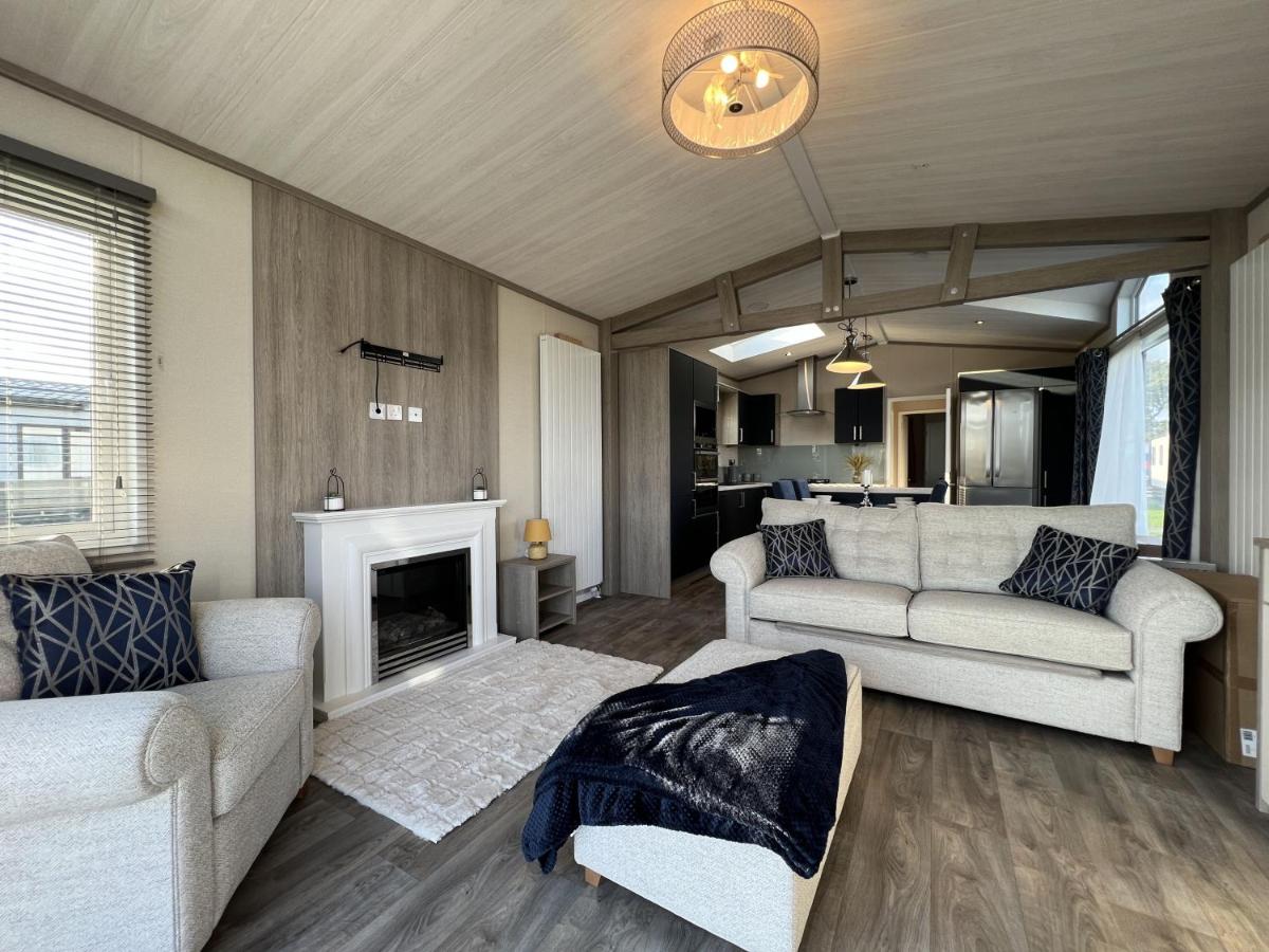 Stewarts Resort Lodge 49 - Housity