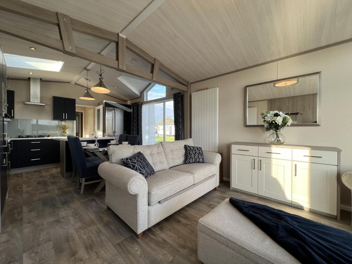 Stewarts Resort Lodge 49 - Housity