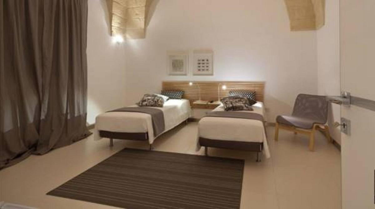 Rescio's Rooms - Housity