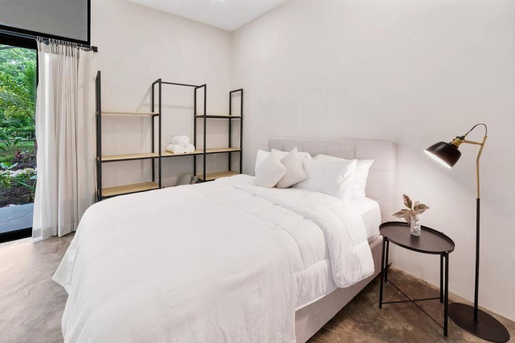 Pipa's Surf House Marbella - Casita Tierra - Housity
