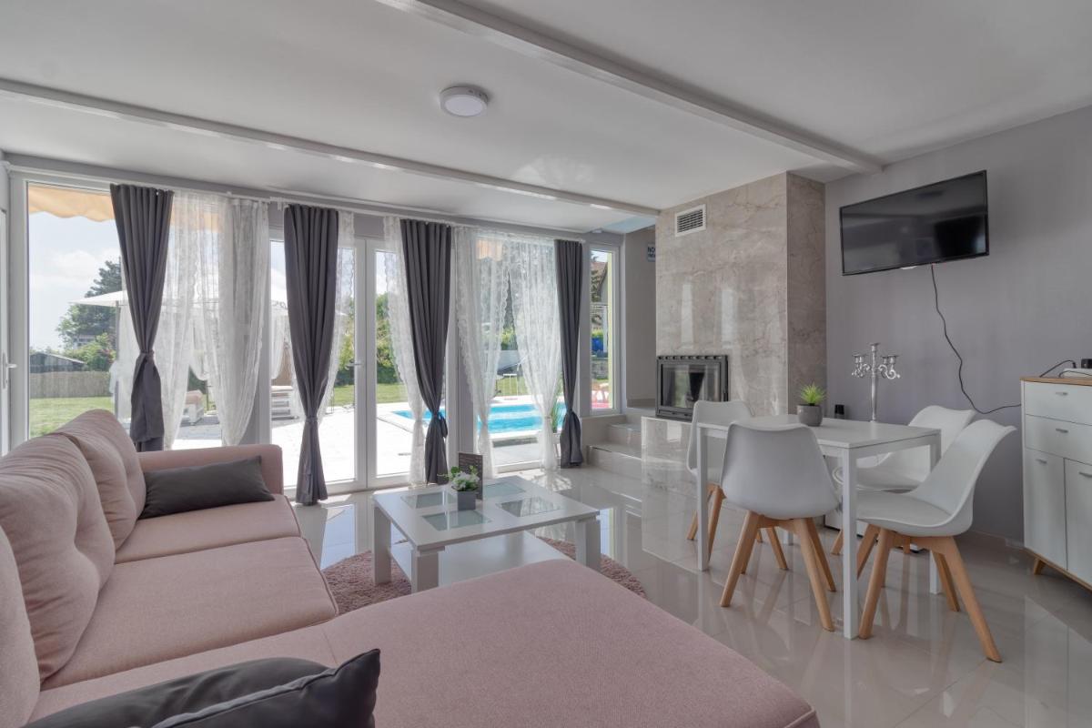 Bungalow Lux - Housity
