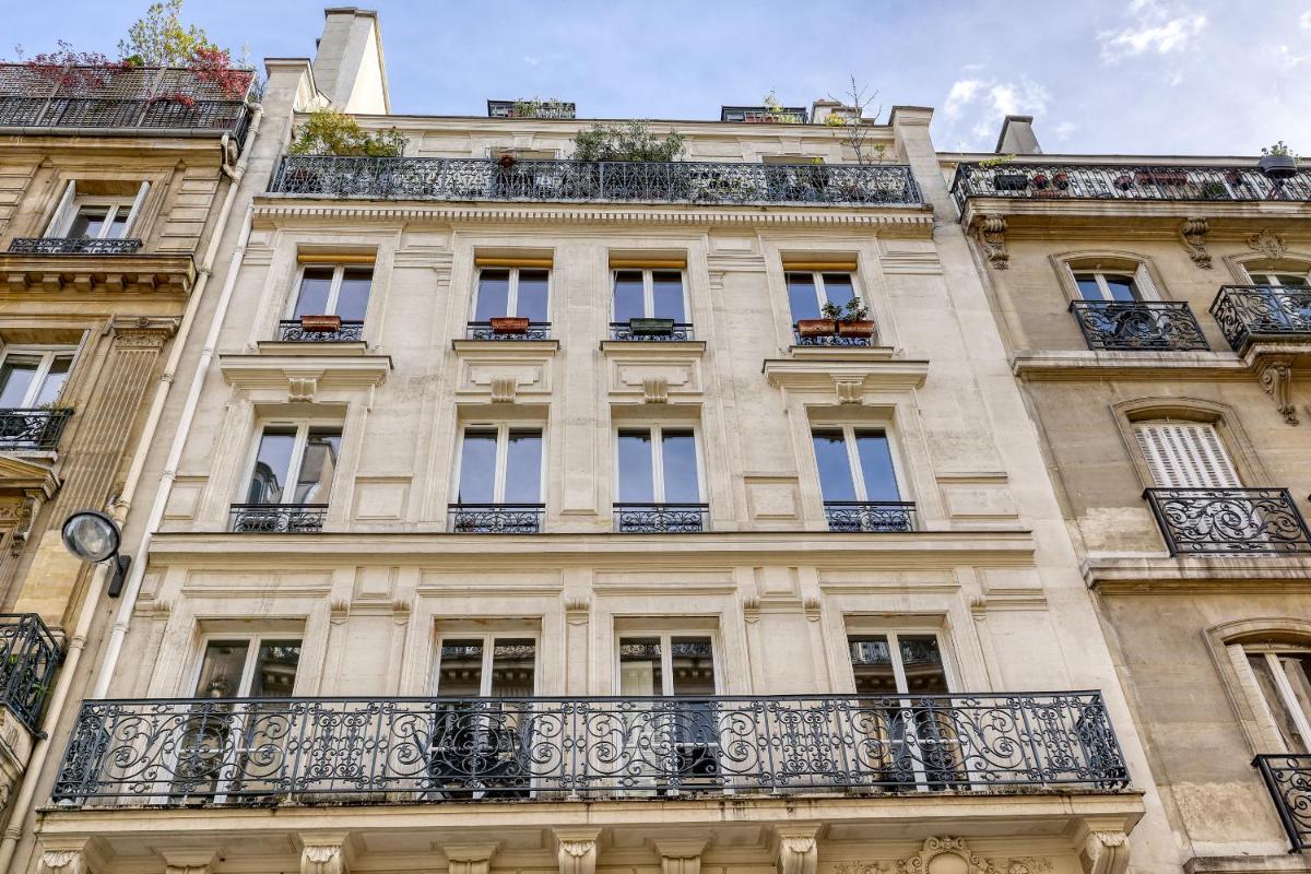 Suitetrails - Superb Branded New flat of 50sqm -Heart of Paris 9