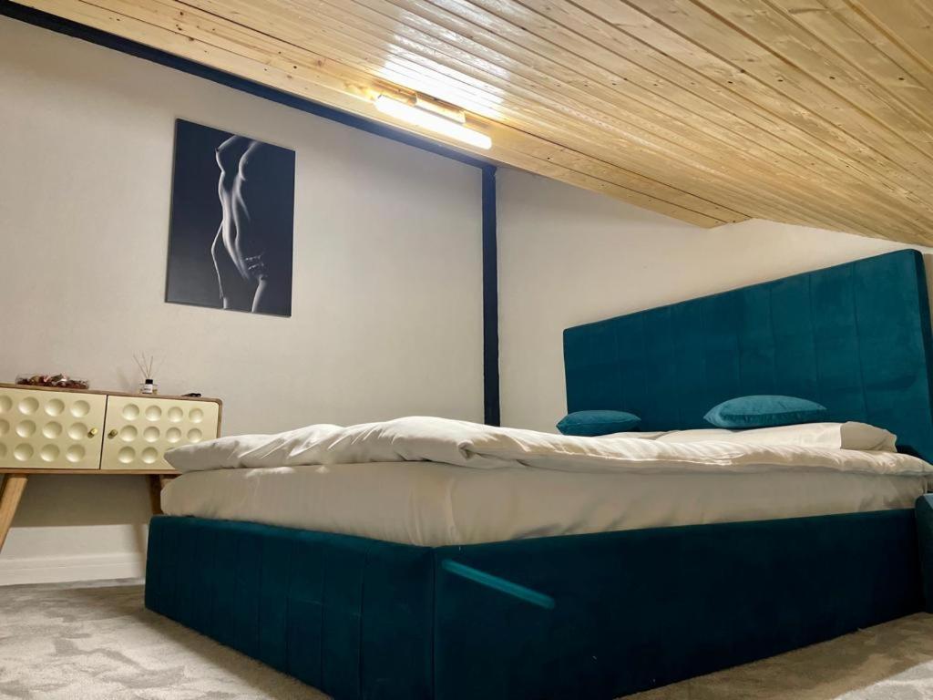 Tiny Dream House - Housity