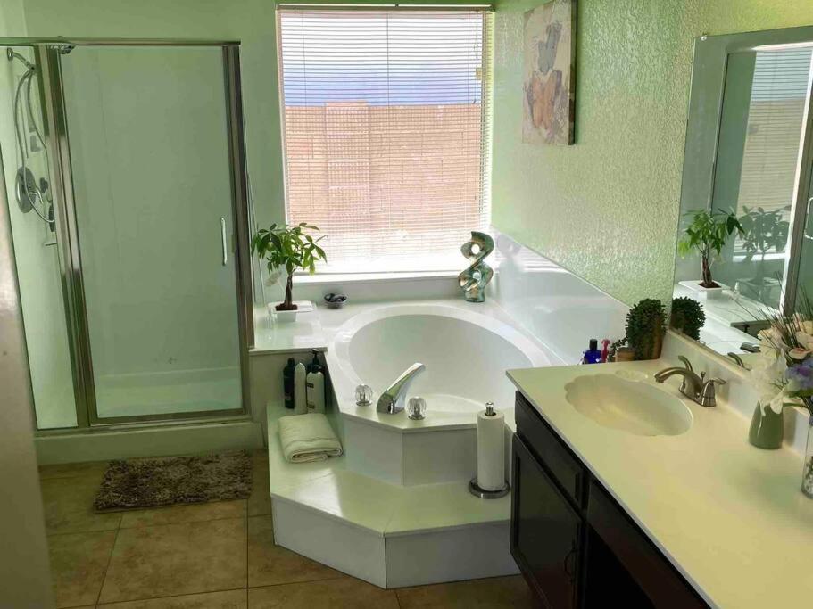County Meadows Community home with non heated private pool - Housity