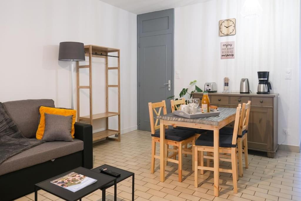 Les Chevalets IV - Housity