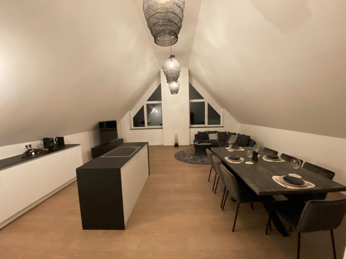 OASIS: Close to Munich - 4 Bedrooms - Kitchen - Housity