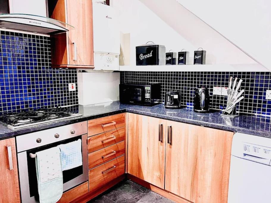 Crown House Two Bedroom Apartment - Housity