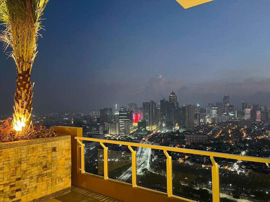 Best Location and Spacious 1BR w/ WI-FI at Brixton Place, Pasig - Housity