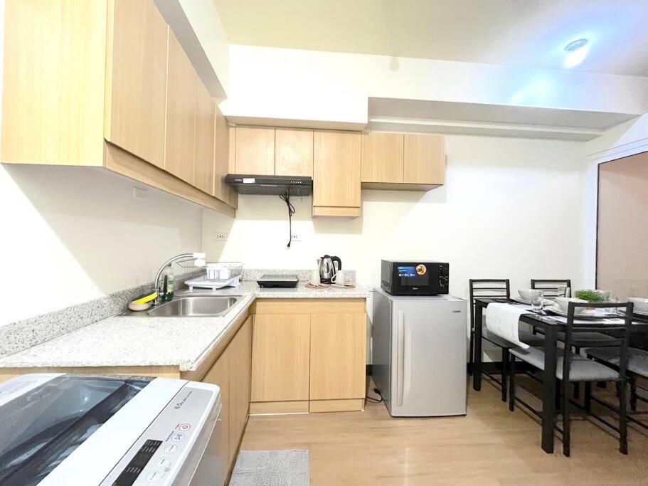 Best Location and Spacious 1BR w/ WI-FI at Brixton Place, Pasig - Housity