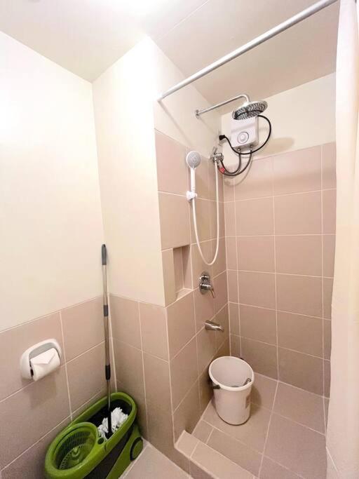 Best Location and Spacious 1BR w/ WI-FI at Brixton Place, Pasig - Housity