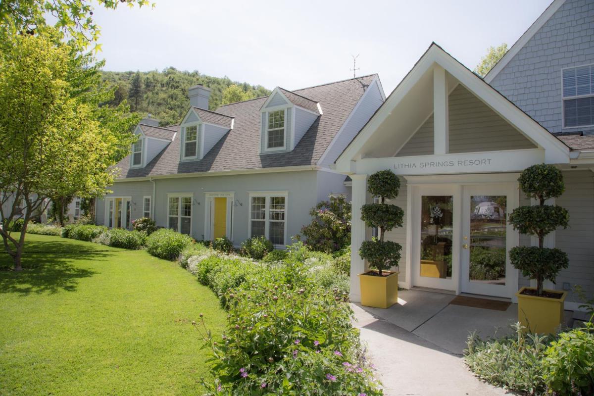 Lithia Springs Resort - Housity