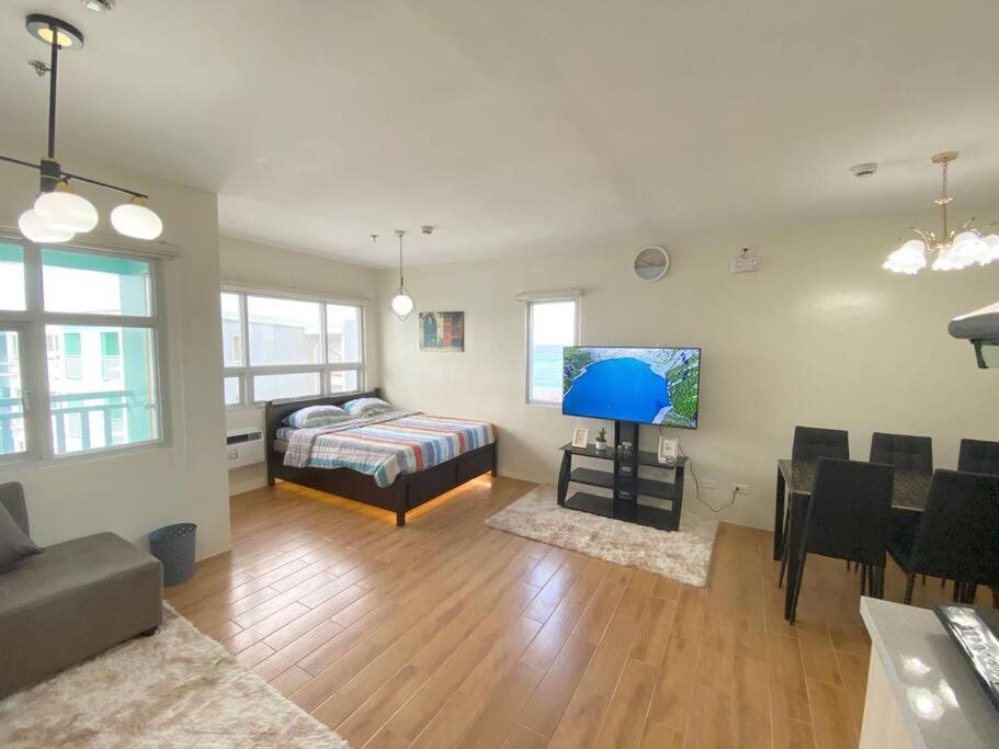 Suitetrails - 1 Bedroom Corner Unit at Seawind Condominium