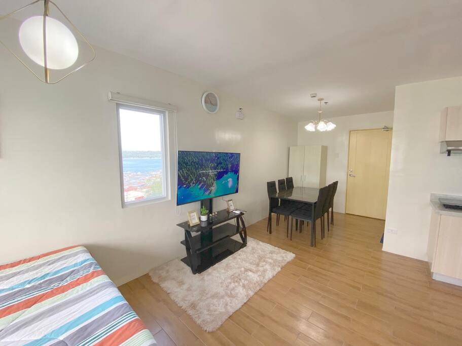 Suitetrails - 1 Bedroom Corner Unit at Seawind Condominium