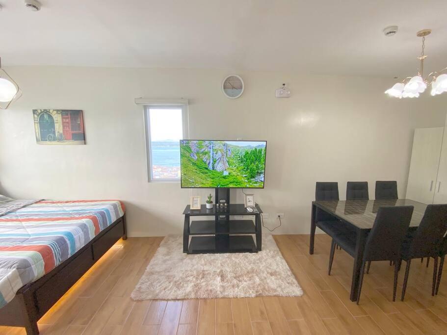 Suitetrails - 1 Bedroom Corner Unit at Seawind Condominium