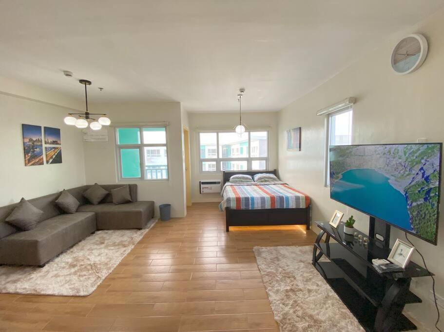 Suitetrails - 1 Bedroom Corner Unit at Seawind Condominium