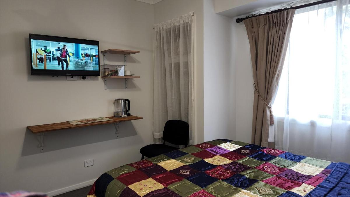 Gowrie Agapanthus - Housity