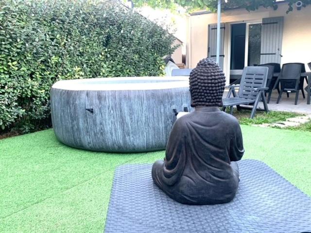 Gîte en Provence, jardin privatif avec jacuzzi - Housity