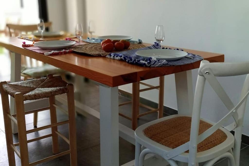 Family house with nice garden 10min from Sanlúcar - Housity