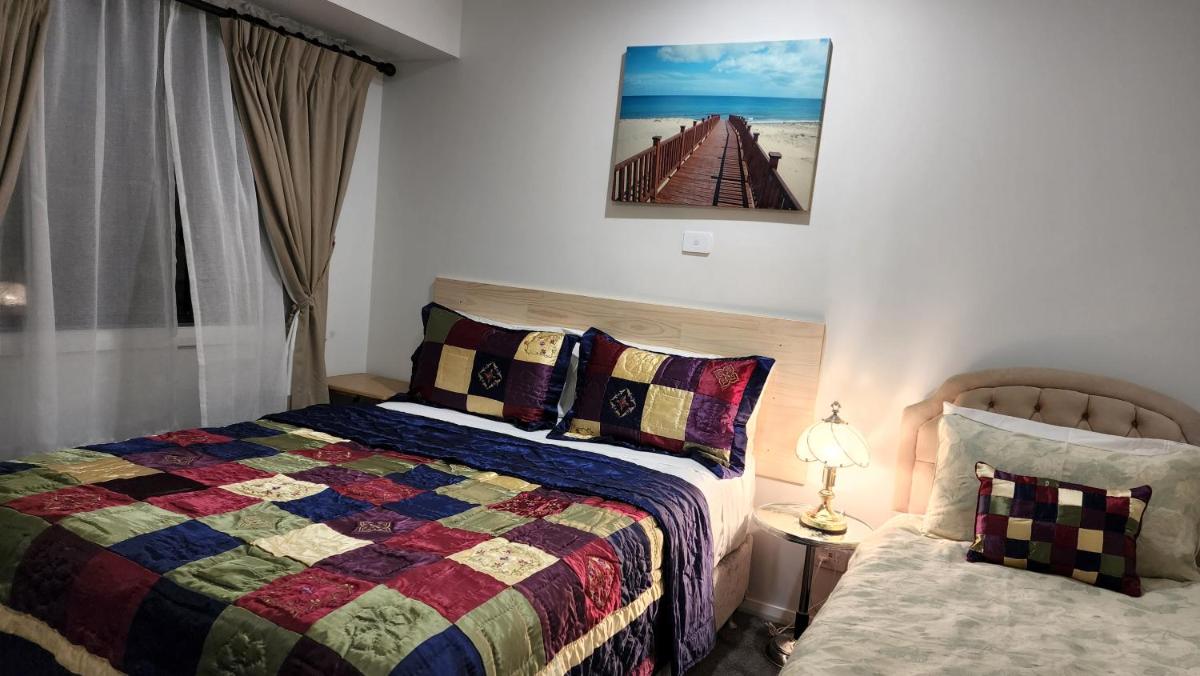 Gowrie Agapanthus - Housity