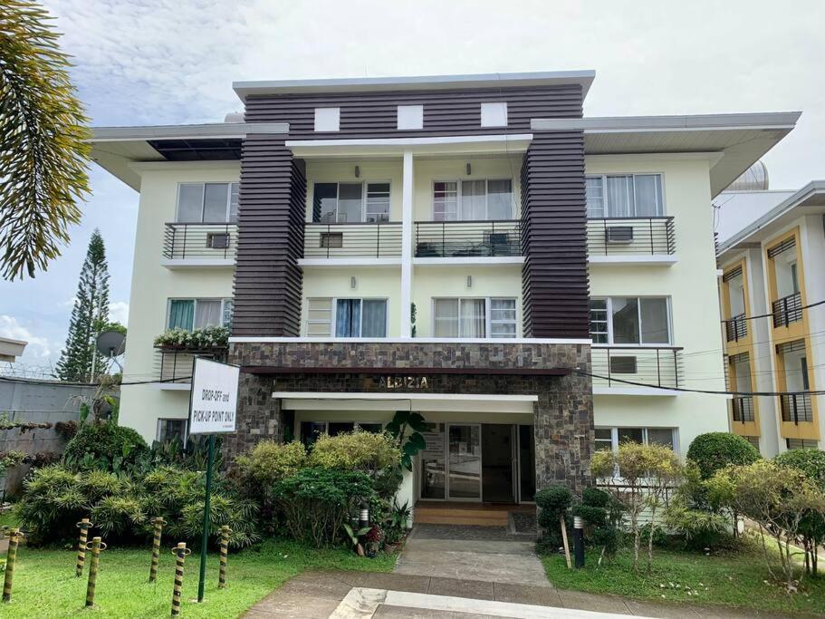 Cozy Condo in Tagaytay City - Housity