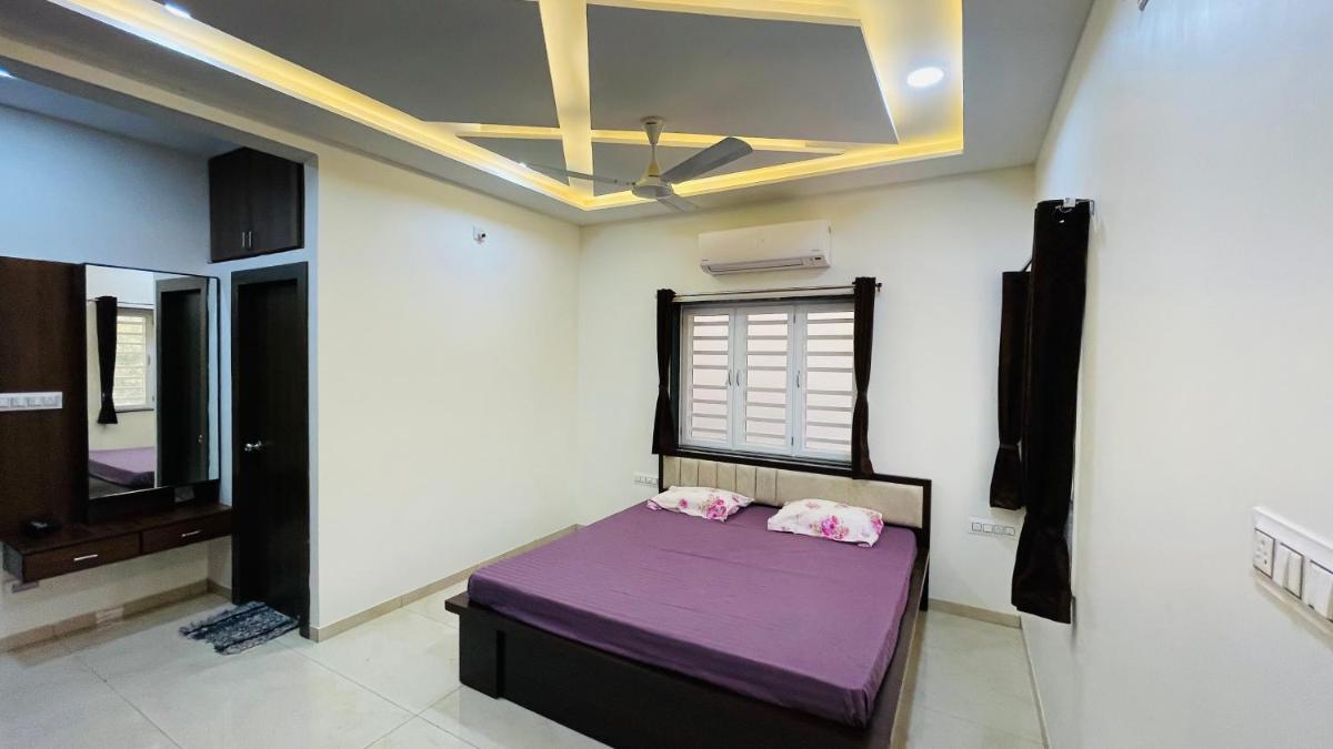 Luxurious 3 BHK Villa In Bhuj - Shivani Homestay - Housity