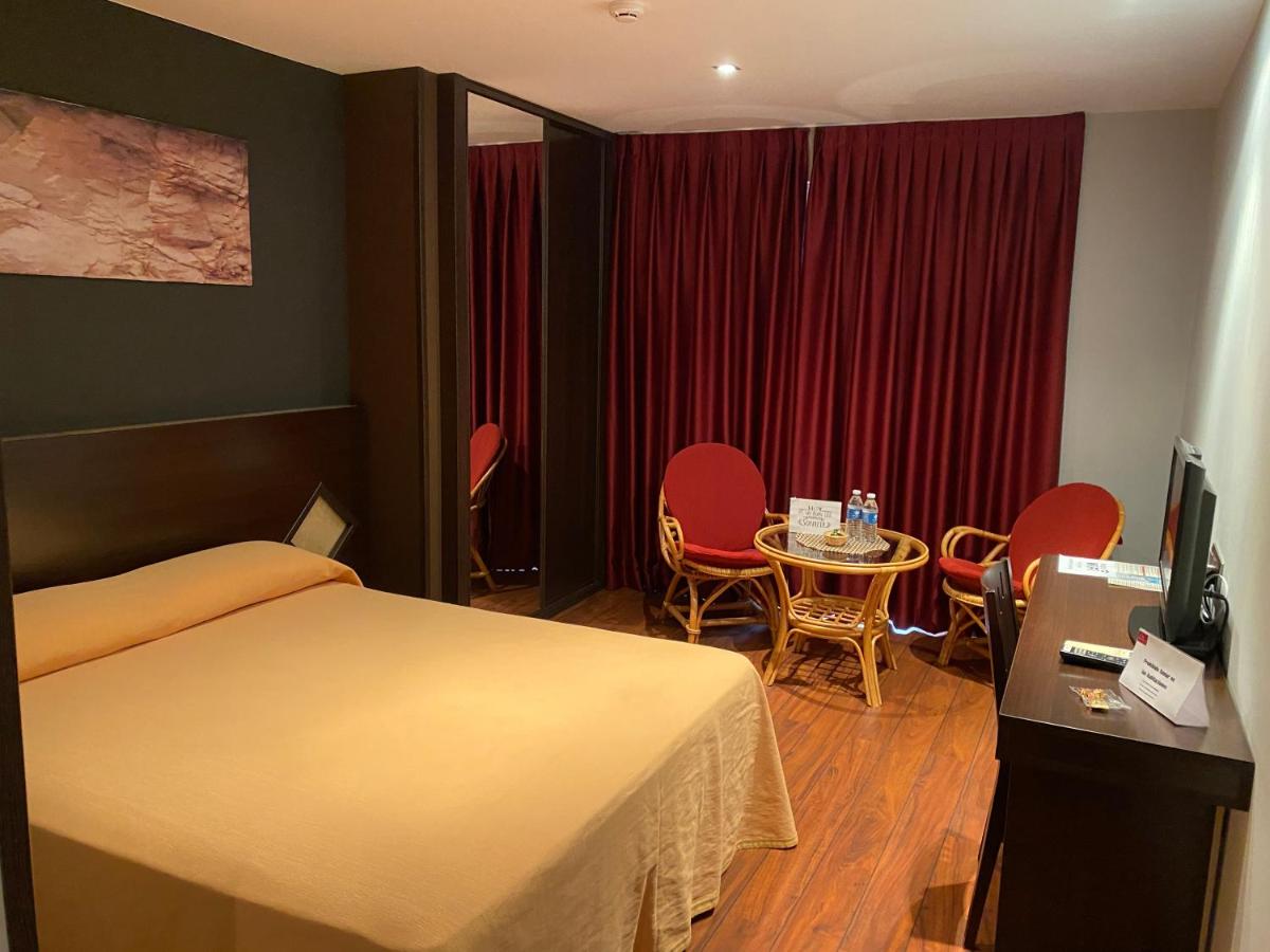Hostal Royal Almorox - Housity