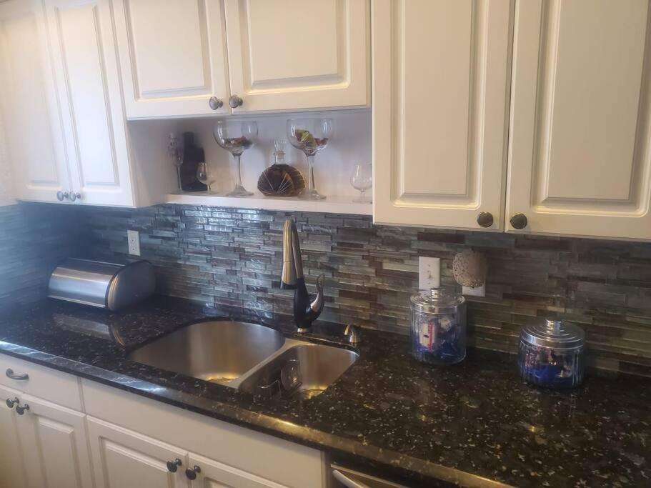 Cozy Single Family Home in Boynton Beach - Housity