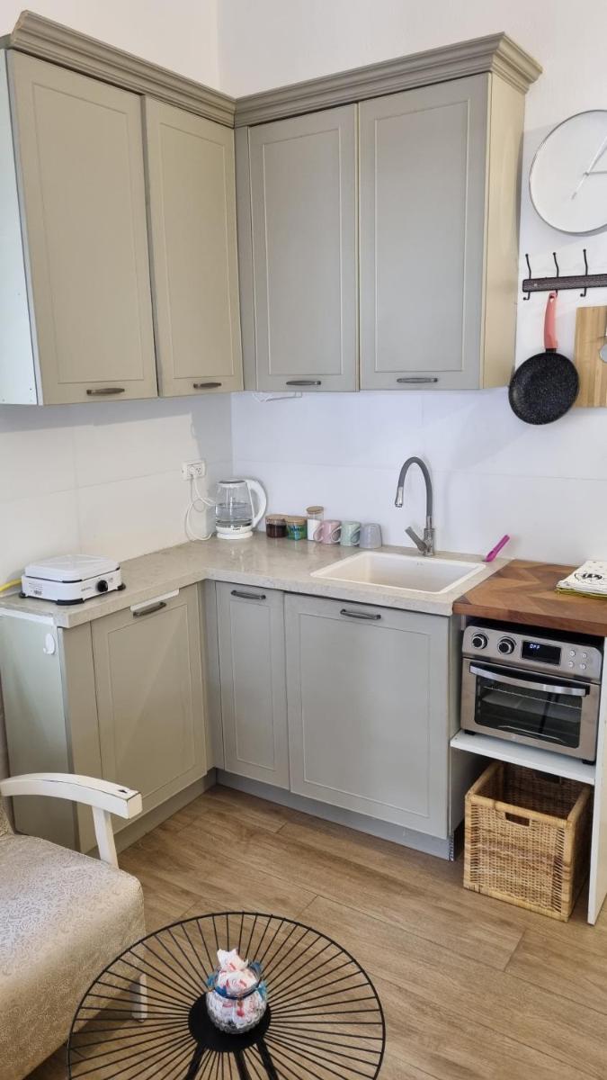 Lovely studio with balcony - Housity