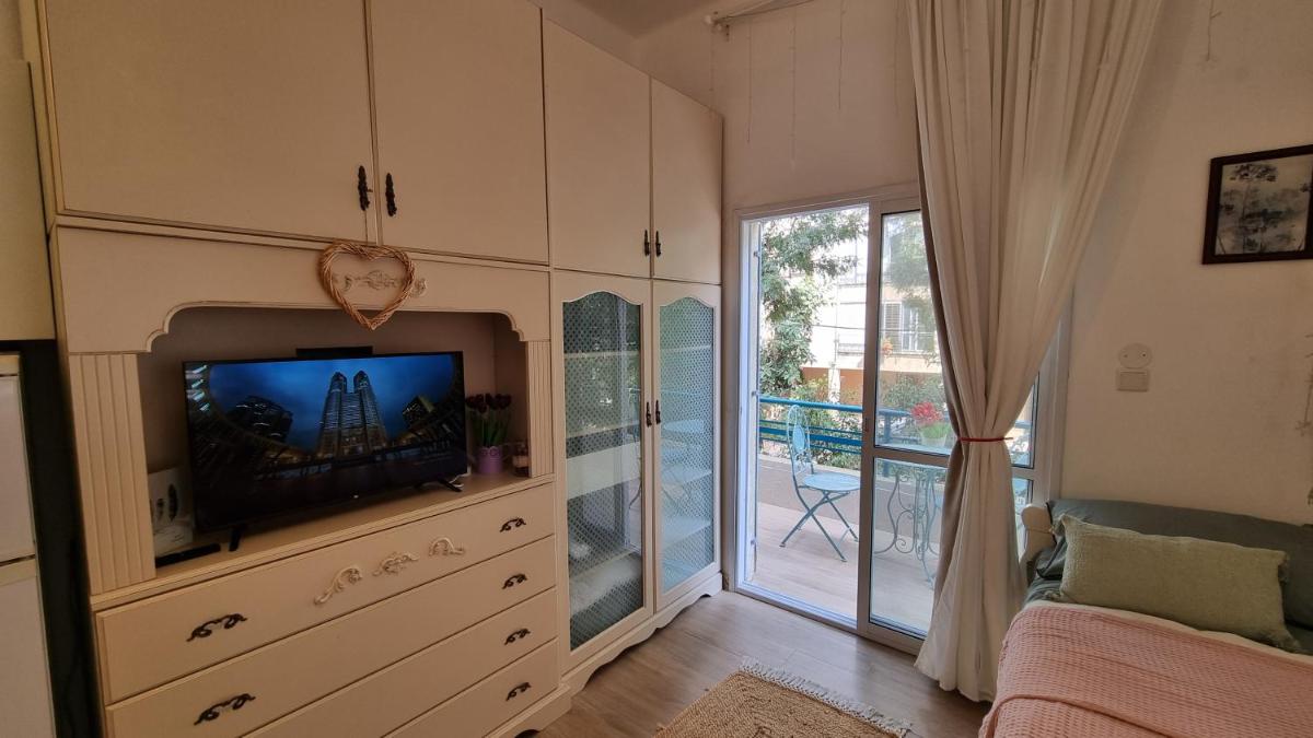 Lovely studio with balcony - Housity
