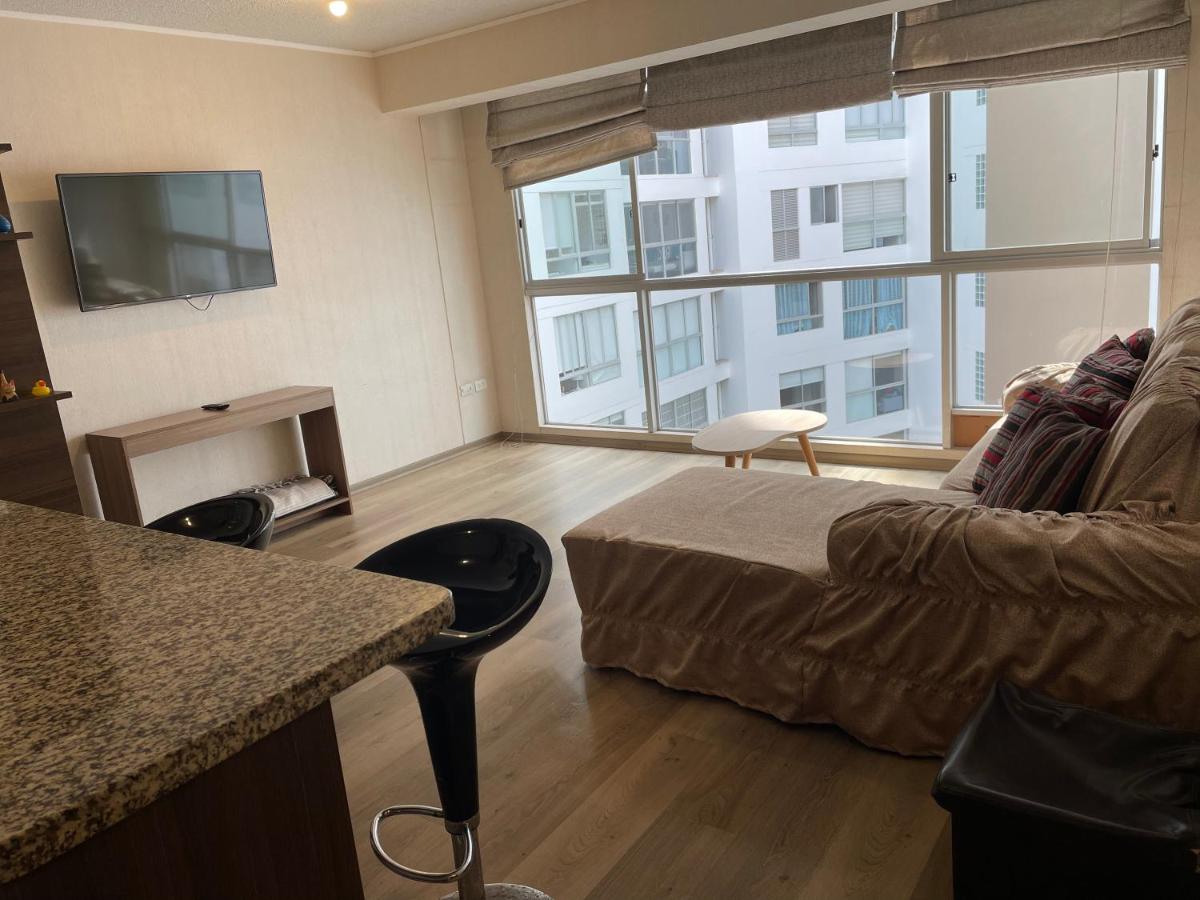 Acogedora habitación privada frente al metro y cerca a la playa - Housity